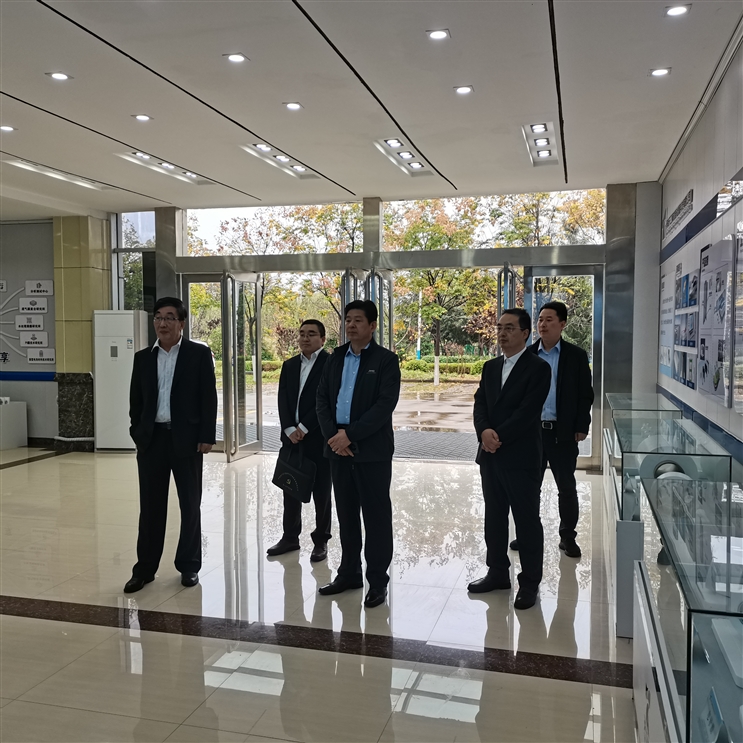 河南資本集團(tuán)黨委副書記冀苠一行到天工膜材公司開(kāi)展黨建工作調(diào)研