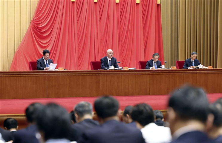 蔡奇在學(xué)習(xí)貫徹習(xí)近平新時代中國特色社會主義思想主題教育第一批總結(jié)暨第二批部署會議上強(qiáng)調(diào) 總結(jié)好第一批主題教育有效做法和成功經(jīng)驗(yàn) 把第二批主題教育科學(xué)謀劃好精心組織好